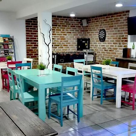 Pozitiv Hostel Zagreb Buitenkant foto