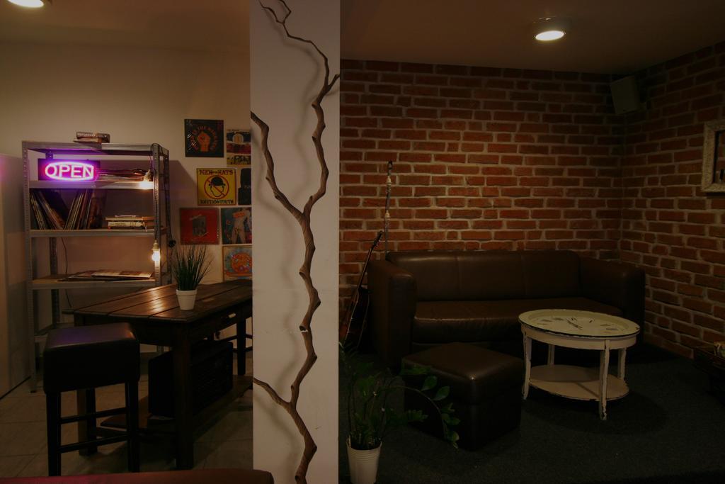 Pozitiv Hostel Zagreb Buitenkant foto