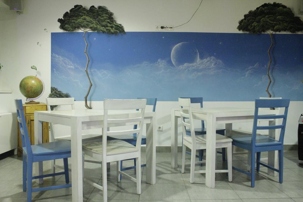 Pozitiv Hostel Zagreb Buitenkant foto