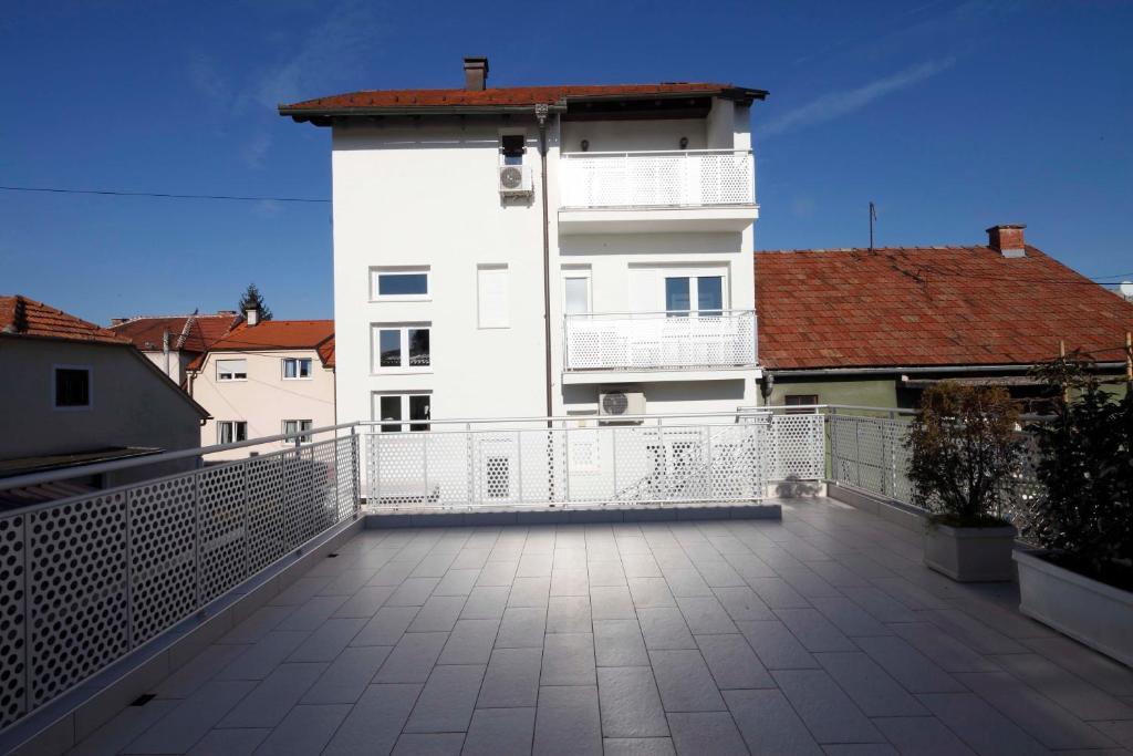 Pozitiv Hostel Zagreb Buitenkant foto