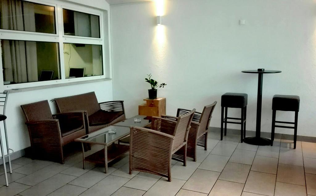 Pozitiv Hostel Zagreb Buitenkant foto