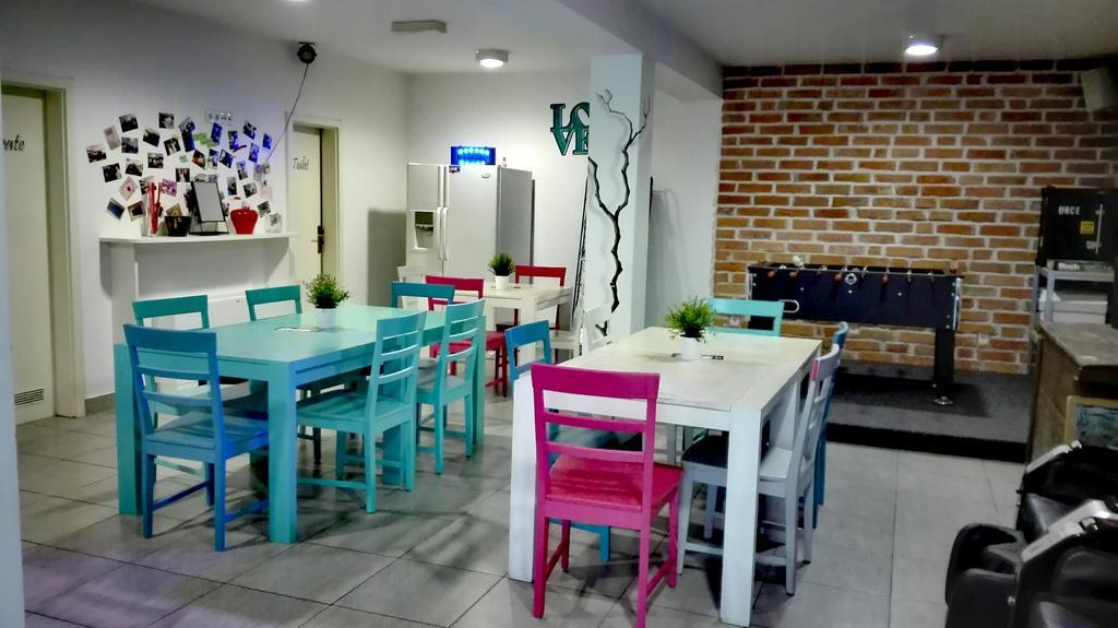Pozitiv Hostel Zagreb Buitenkant foto